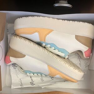 Meraki White and Multicolor Sneakers